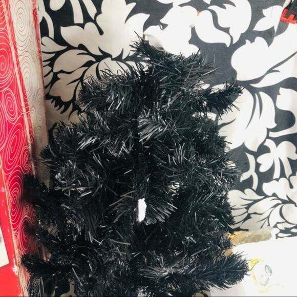 Disney NECA Nightmare Before Christmas Tree Diorama With mini Resin Masks - Picture 11 of 13